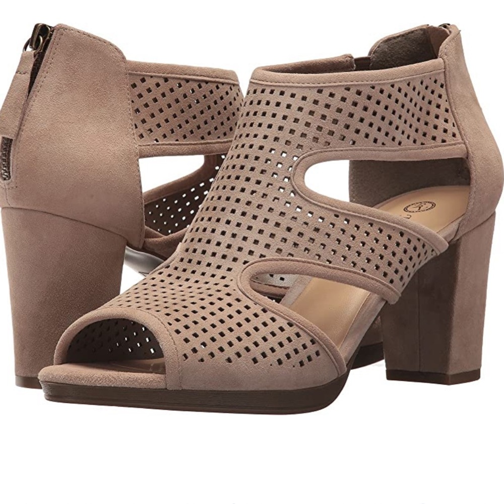 Bella vita Leslie sandals 9.5